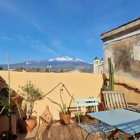 Casa Mongibello Sicilia, 100 Square Meters * Riposto
